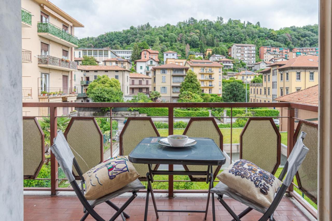 Lovely & Quiet Apartment - With Balcony & Parking Como Exterior foto
